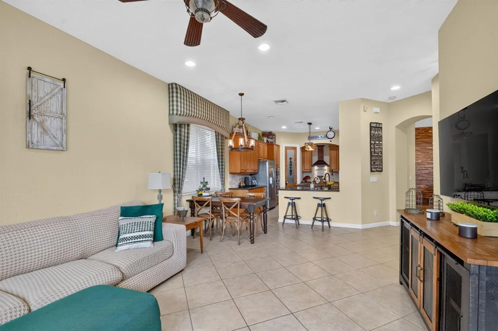 6839 Houlton Circle 