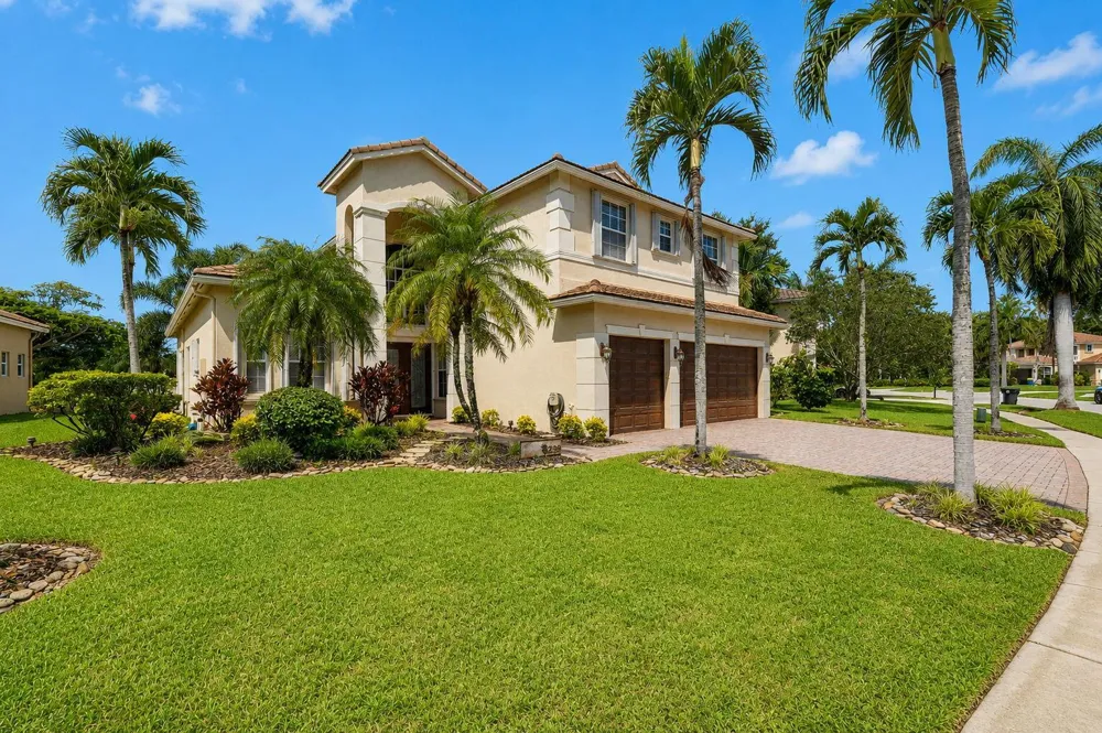 6839 Houlton Circle 
