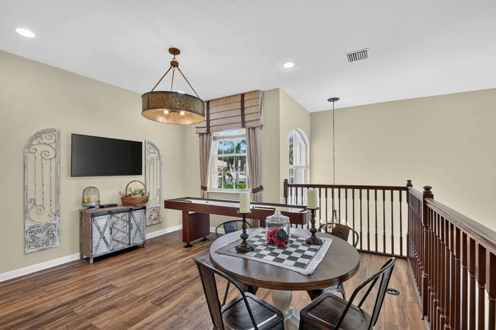 6839 Houlton Circle 