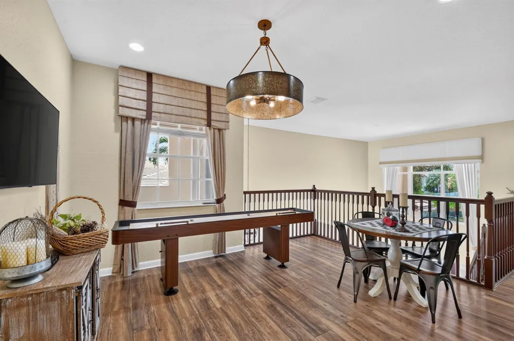6839 Houlton Circle 