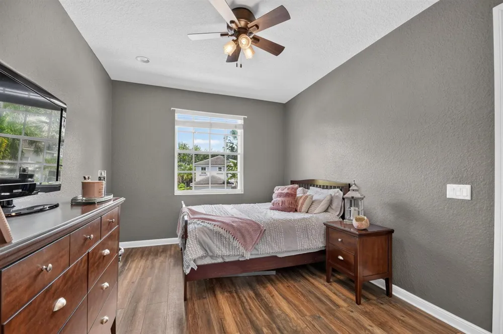 6839 Houlton Circle 