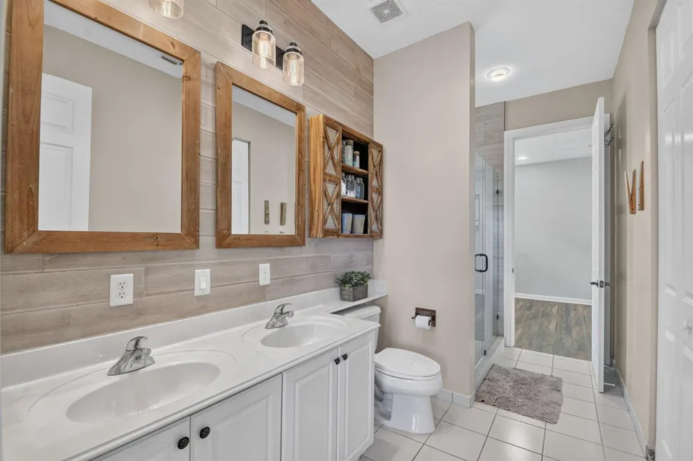 6839 Houlton Circle 
