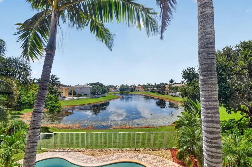 6839 Houlton Circle 
