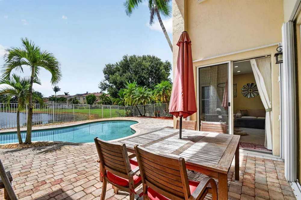 6839 Houlton Circle 