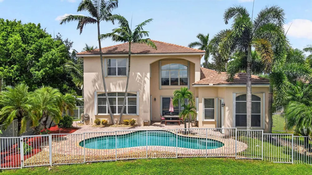 6839 Houlton Circle 