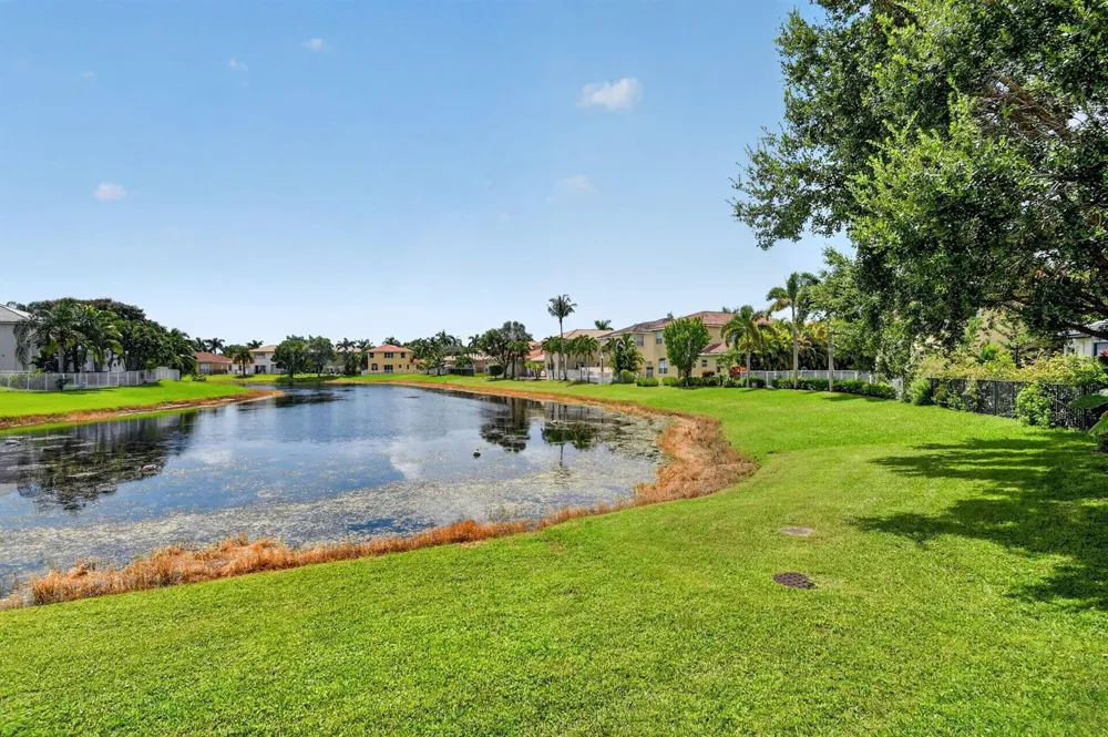 6839 Houlton Circle 