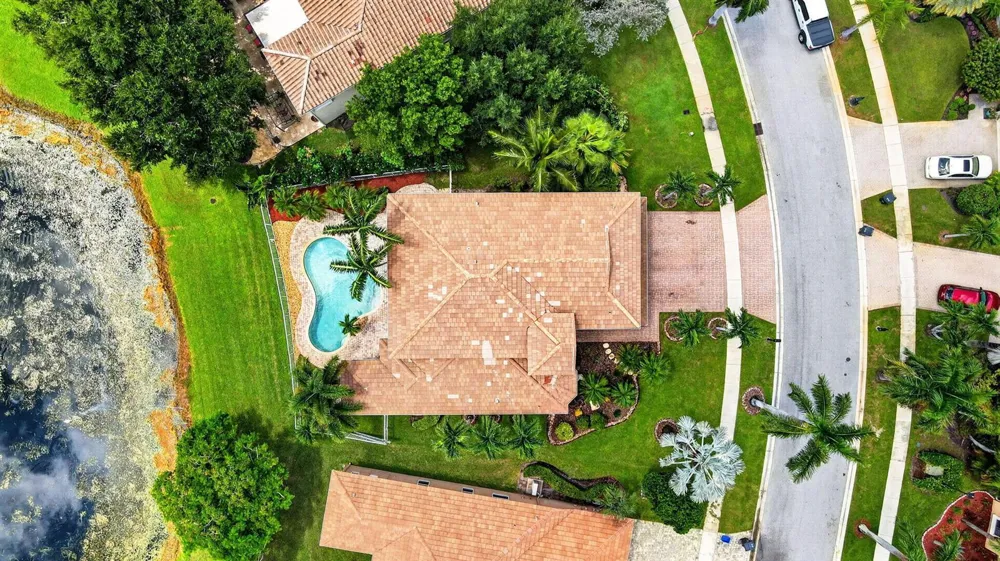 6839 Houlton Circle 