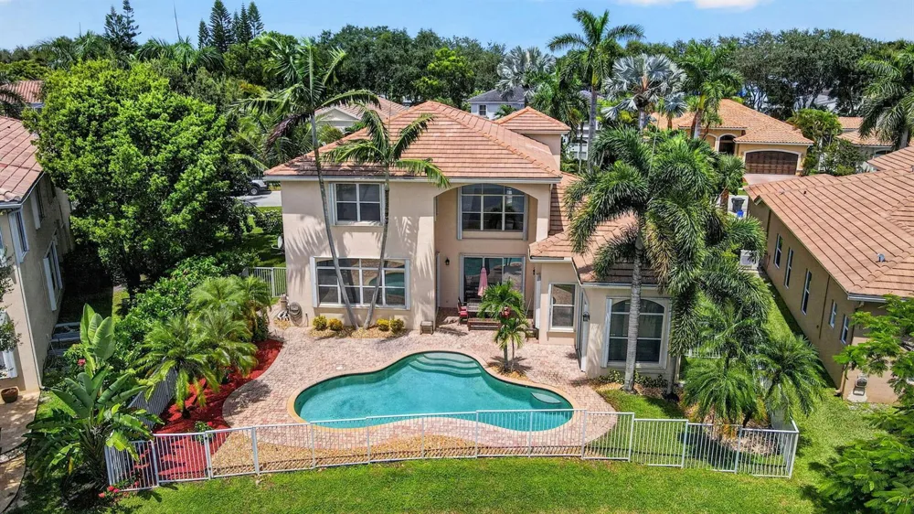 6839 Houlton Circle 