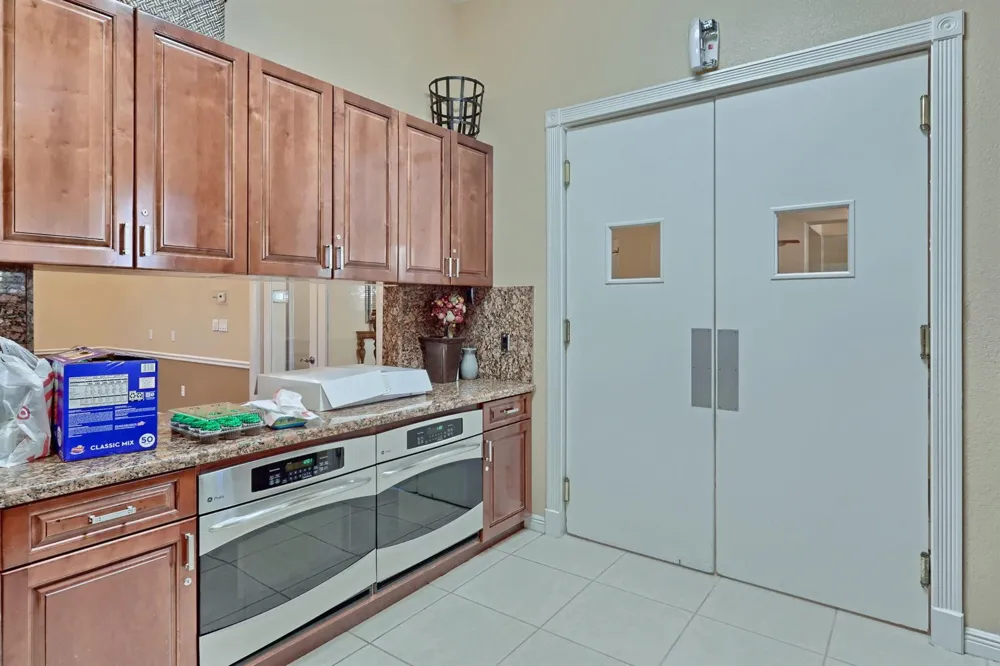 6839 Houlton Circle 