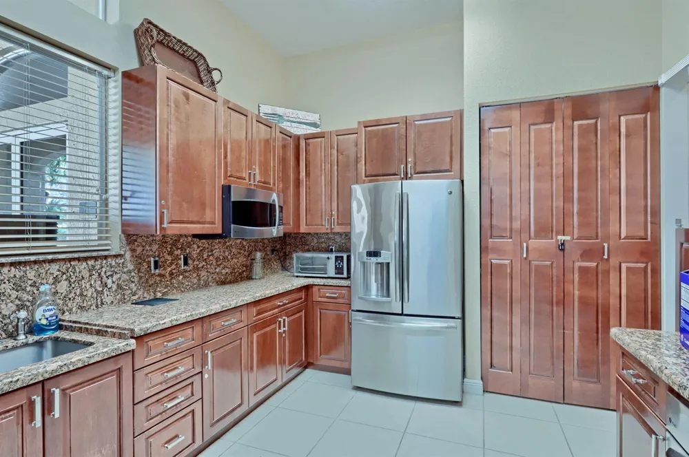 6839 Houlton Circle 