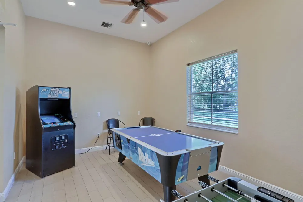 6839 Houlton Circle 