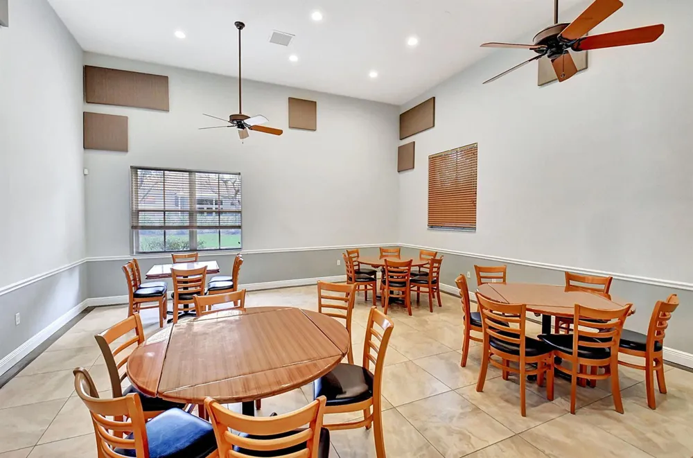 6839 Houlton Circle 