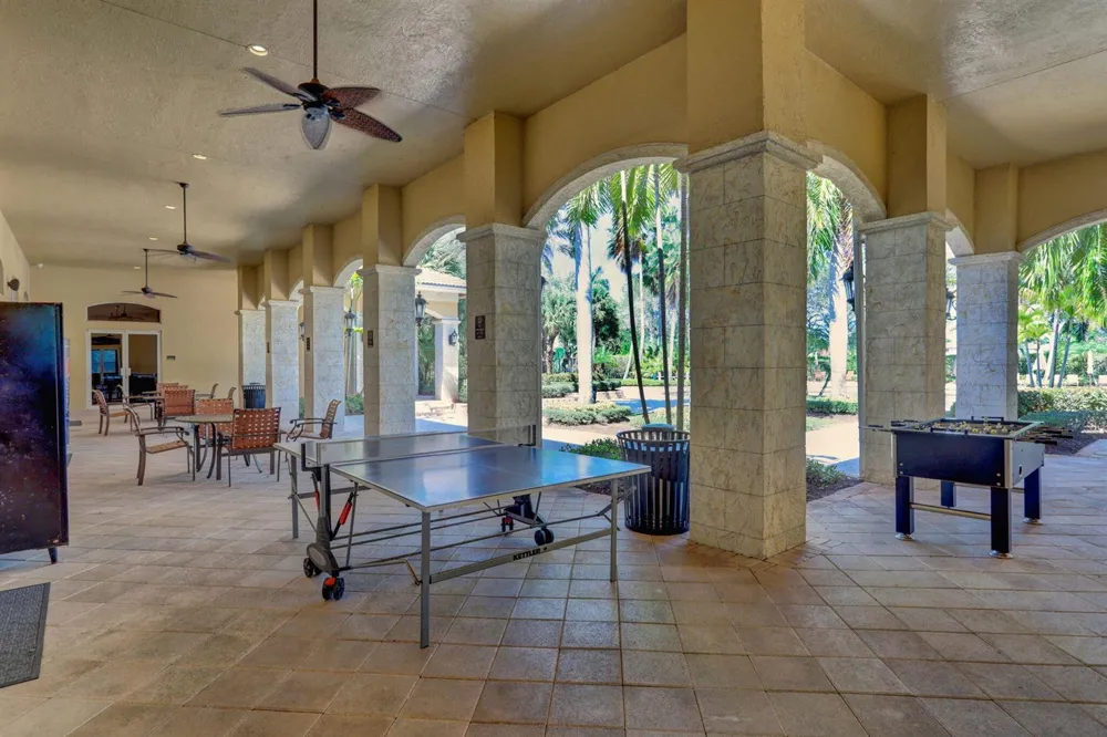 6839 Houlton Circle 