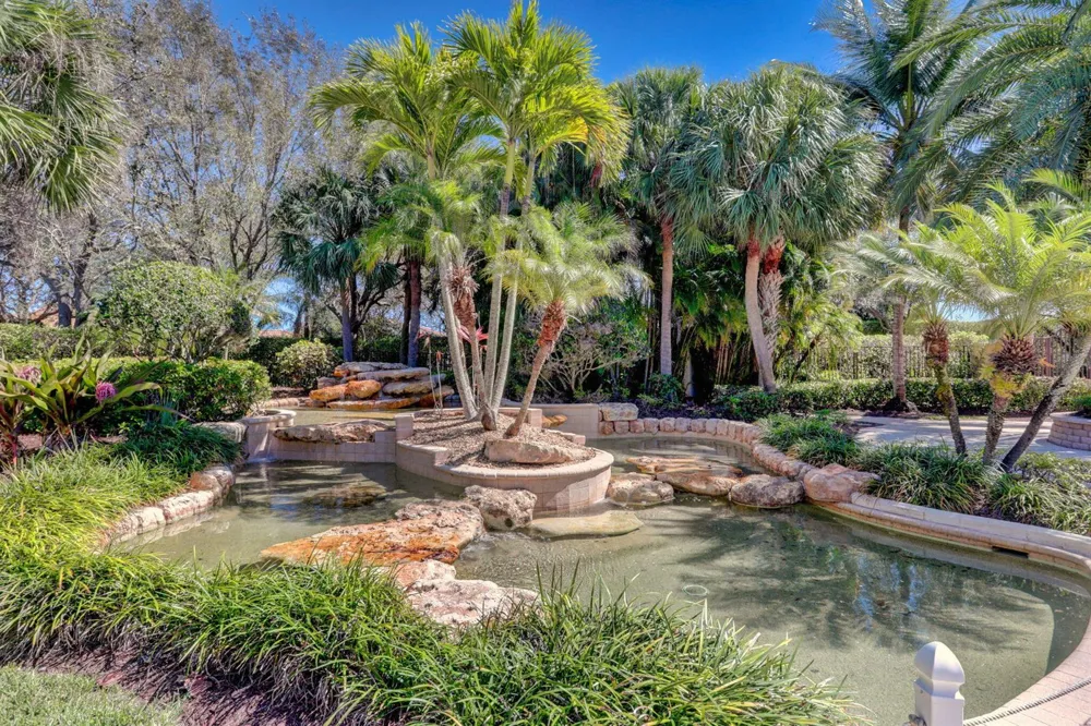 6839 Houlton Circle 