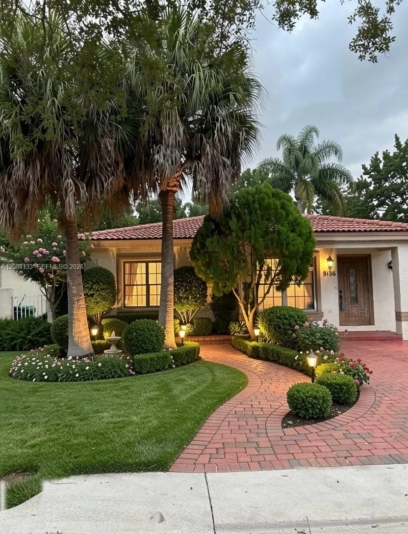 9136 NW 192nd Ter Hialeah, FL 33018
