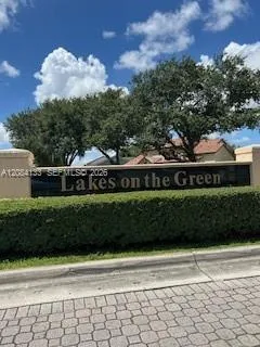 9136 NW 192nd Ter Hialeah, FL 33018