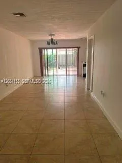 9136 NW 192nd Ter Hialeah, FL 33018