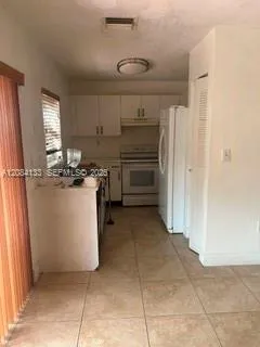9136 NW 192nd Ter Hialeah, FL 33018