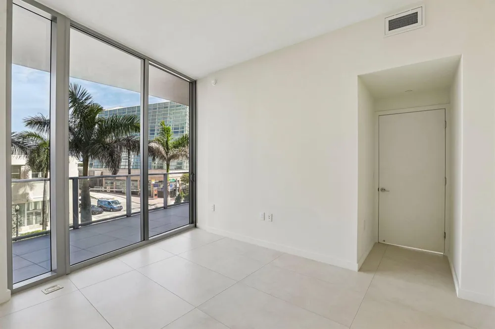 1400 BISCAYNE BOULEVARD #201 Miami, FL 33132