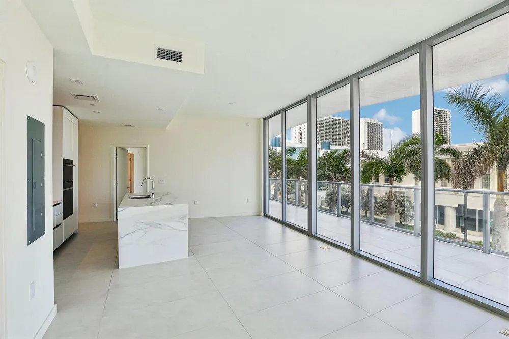1400 BISCAYNE BOULEVARD #201 Miami, FL 33132