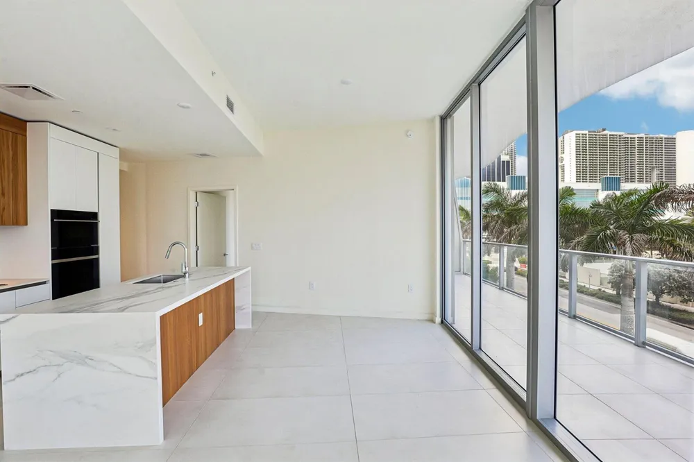 1400 BISCAYNE BOULEVARD #201 Miami, FL 33132