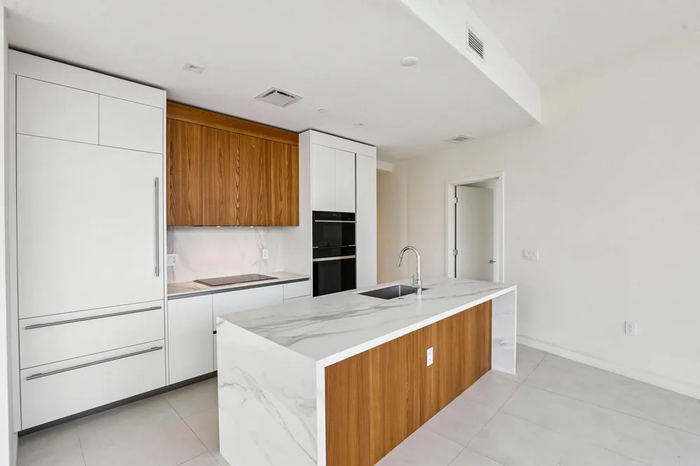 1400 BISCAYNE BOULEVARD #201 Miami, FL 33132