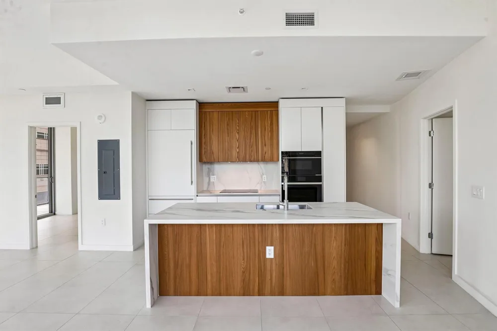 1400 BISCAYNE BOULEVARD #201 Miami, FL 33132