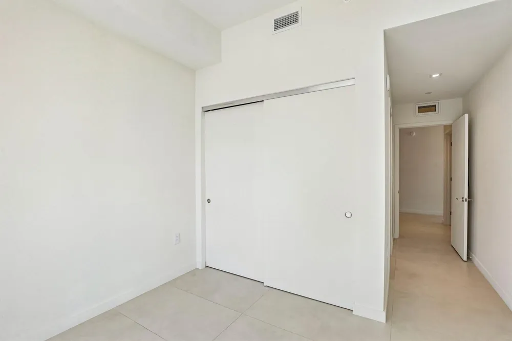 1400 BISCAYNE BOULEVARD #201 Miami, FL 33132