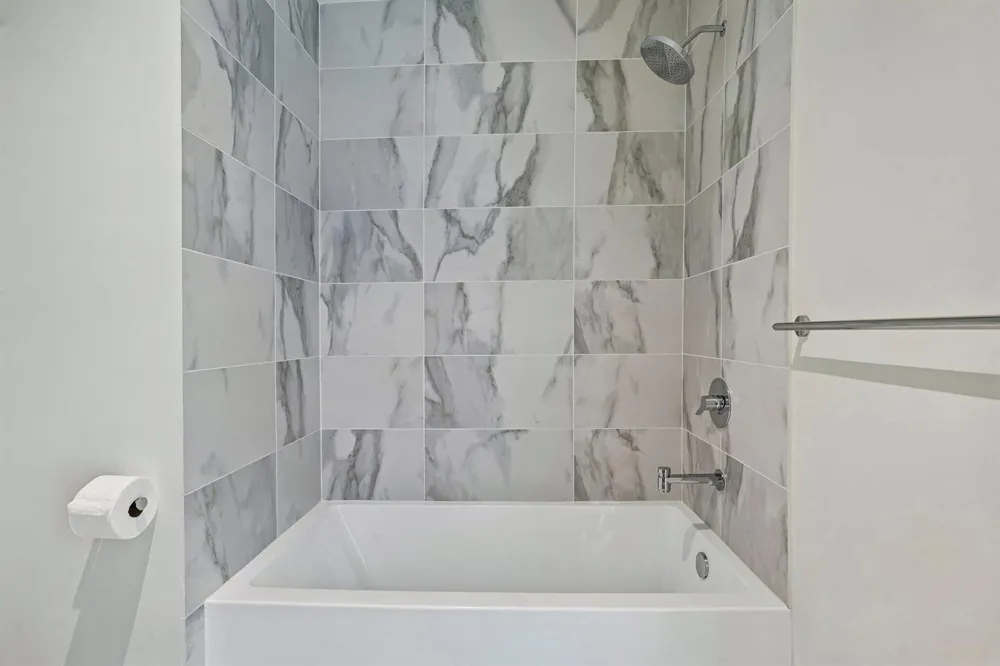 1400 BISCAYNE BOULEVARD #201 Miami, FL 33132