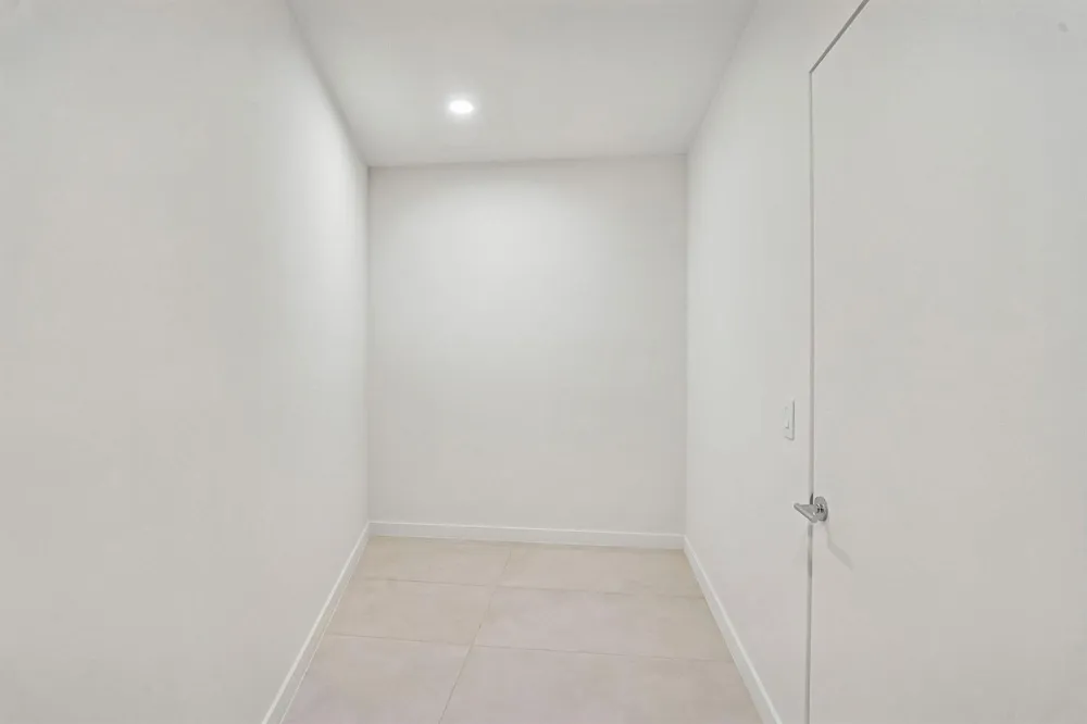 1400 BISCAYNE BOULEVARD #201 Miami, FL 33132