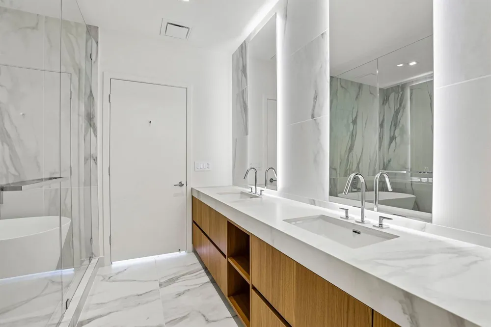 1400 BISCAYNE BOULEVARD #201 Miami, FL 33132
