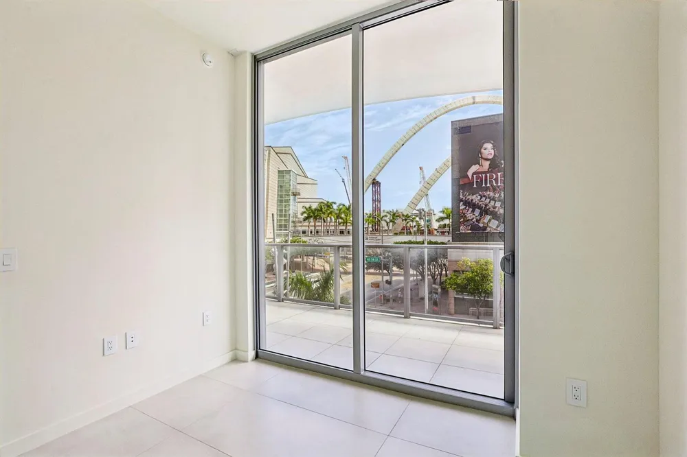 1400 BISCAYNE BOULEVARD #201 Miami, FL 33132
