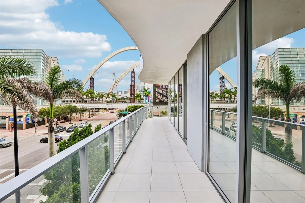 1400 BISCAYNE BOULEVARD #201 Miami, FL 33132