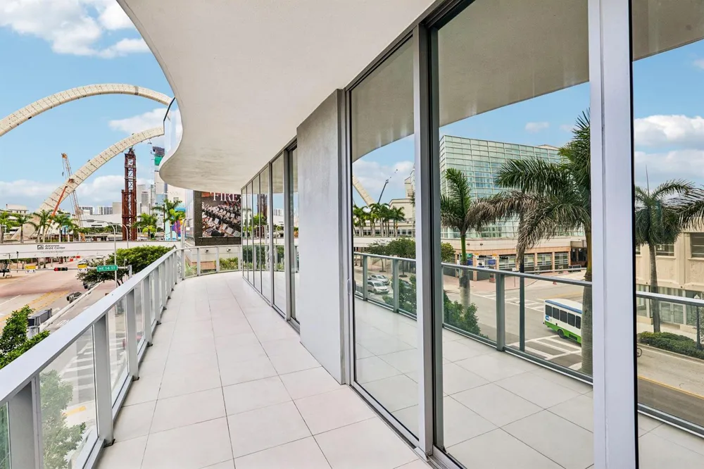 1400 BISCAYNE BOULEVARD #201 Miami, FL 33132