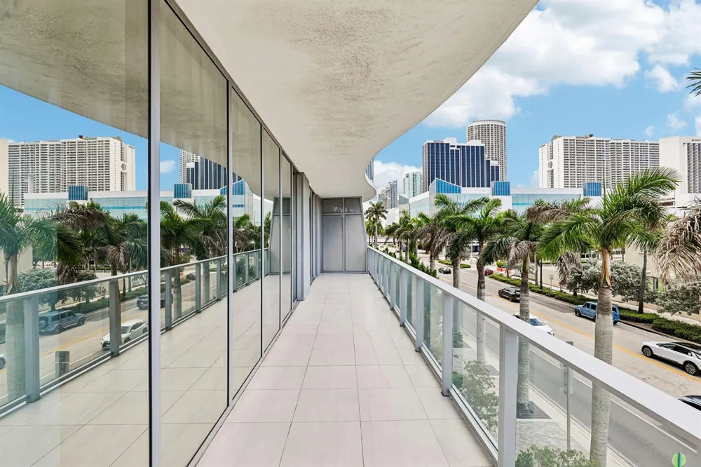 1400 BISCAYNE BOULEVARD #201 Miami, FL 33132