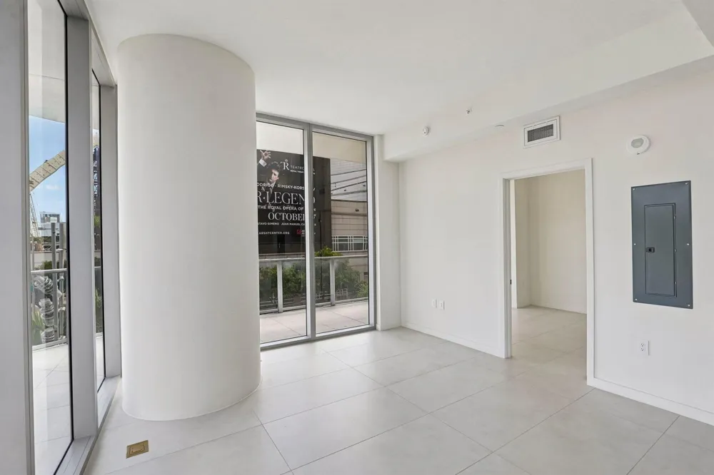 1400 BISCAYNE BOULEVARD #201 Miami, FL 33132