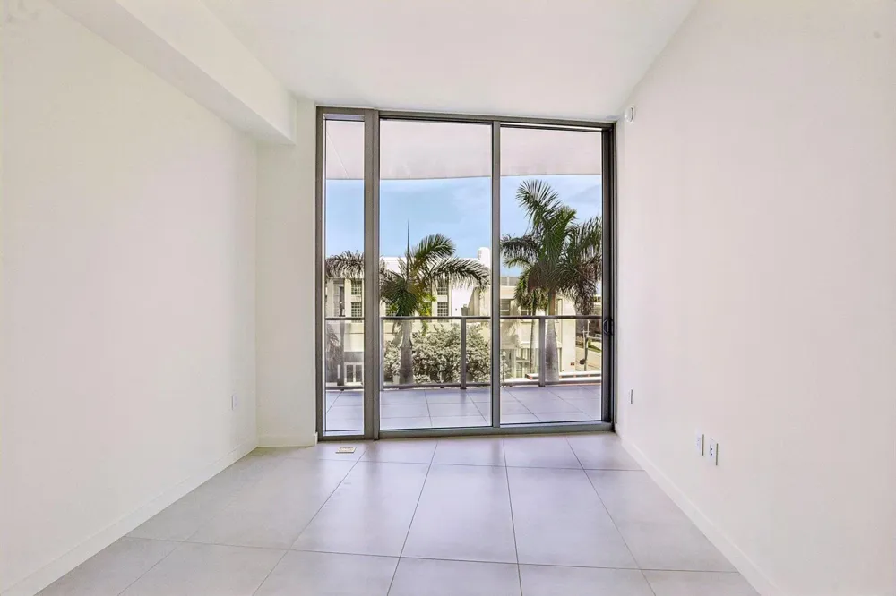 1400 BISCAYNE BOULEVARD #201 Miami, FL 33132
