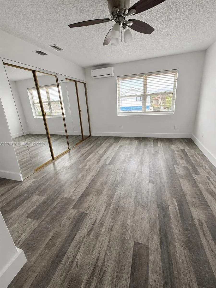 11221 SW 33rd Cir Pl Miami, FL 33165