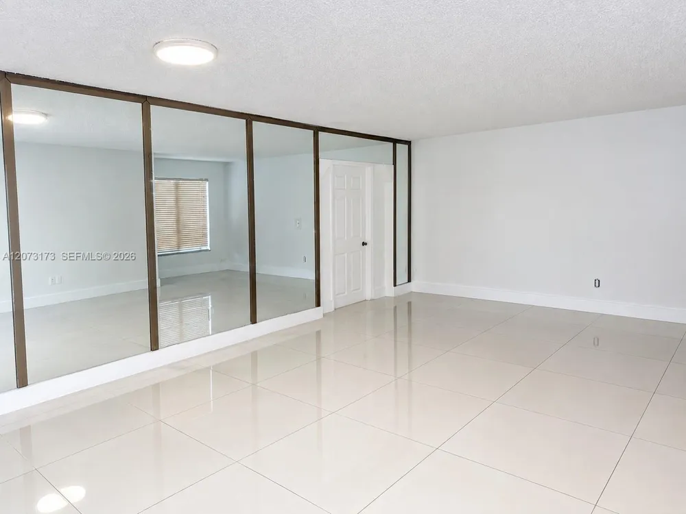 11221 SW 33rd Cir Pl Miami, FL 33165