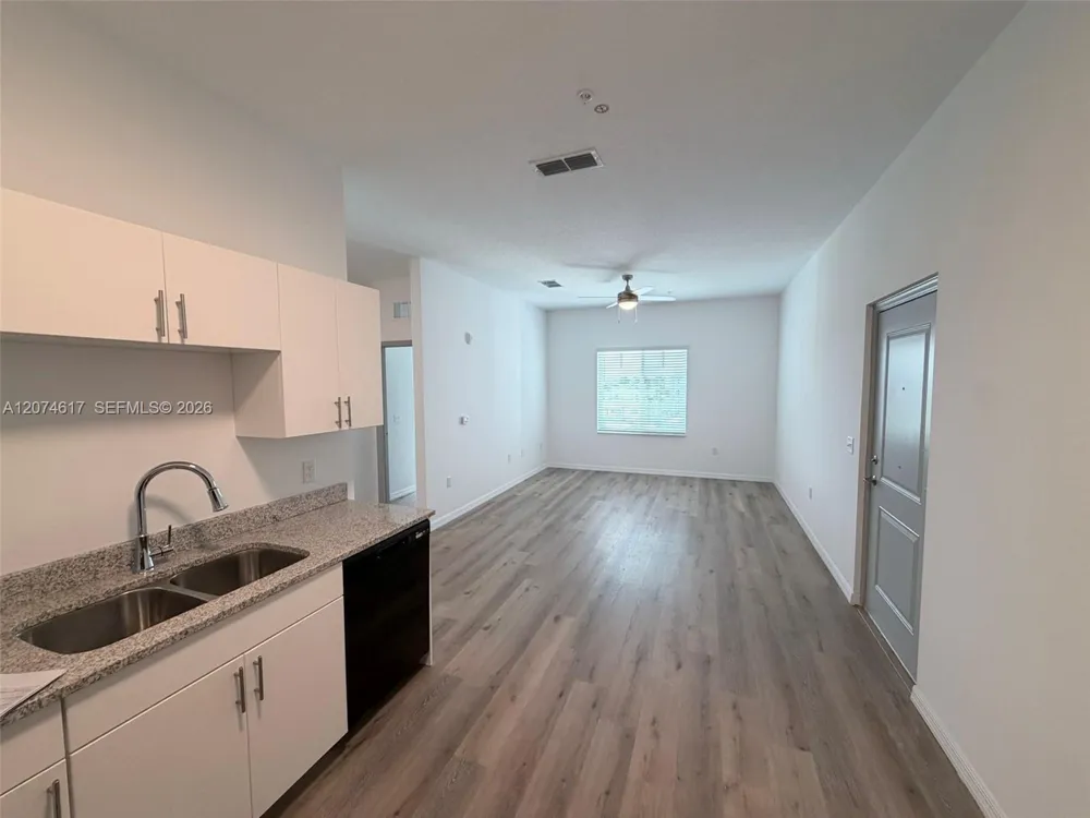 1471 Hawk Trace Loop #6-302 Kissimmee, FL 34746