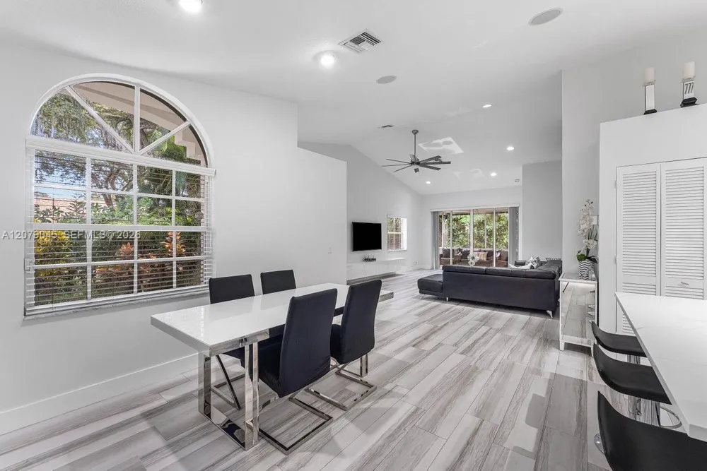 18425 Via Di Verona Boca Raton, FL 33496