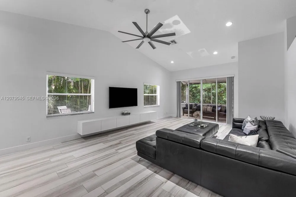 18425 Via Di Verona Boca Raton, FL 33496