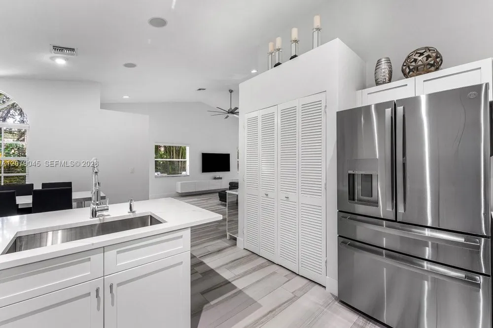 18425 Via Di Verona Boca Raton, FL 33496