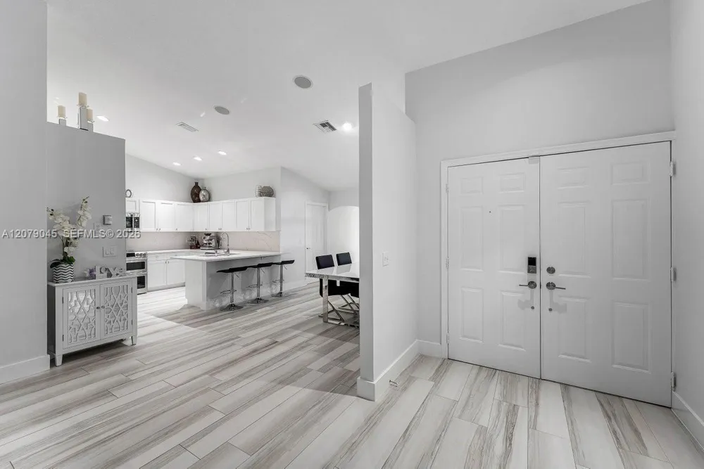 18425 Via Di Verona Boca Raton, FL 33496