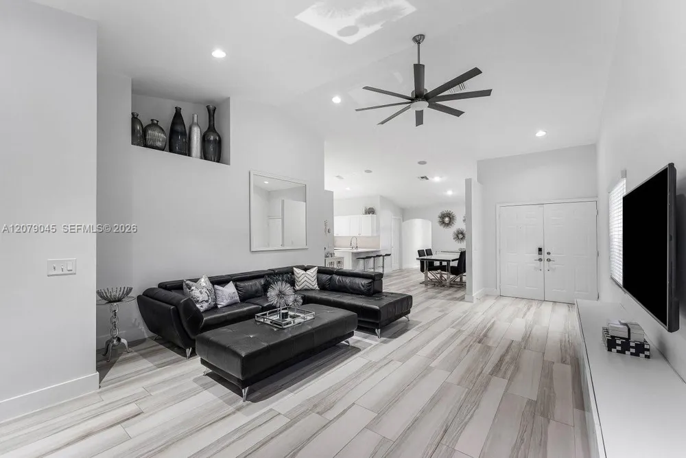 18425 Via Di Verona Boca Raton, FL 33496
