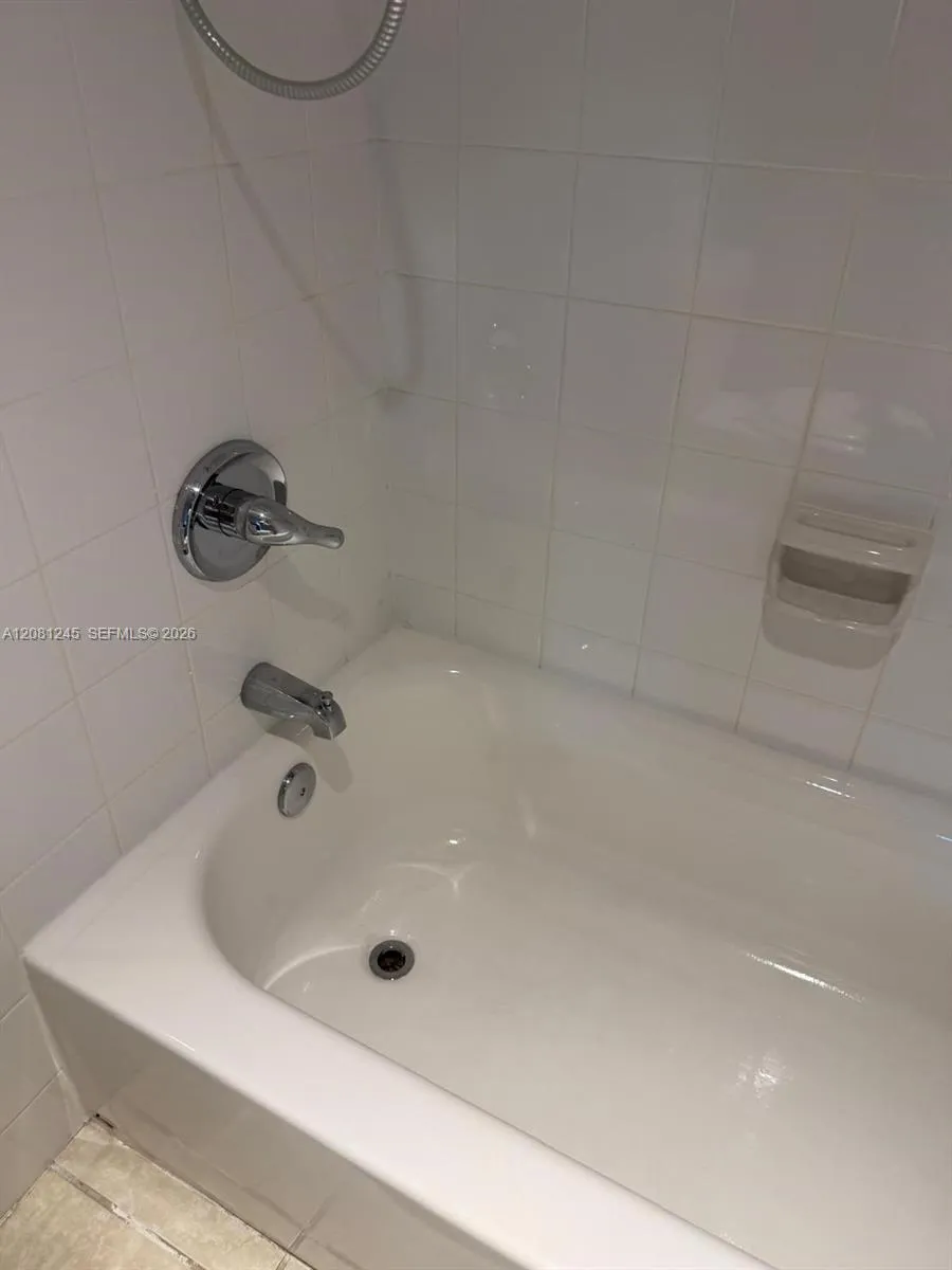 2175 NE 170th St #310 North Miami Beach, FL 33162