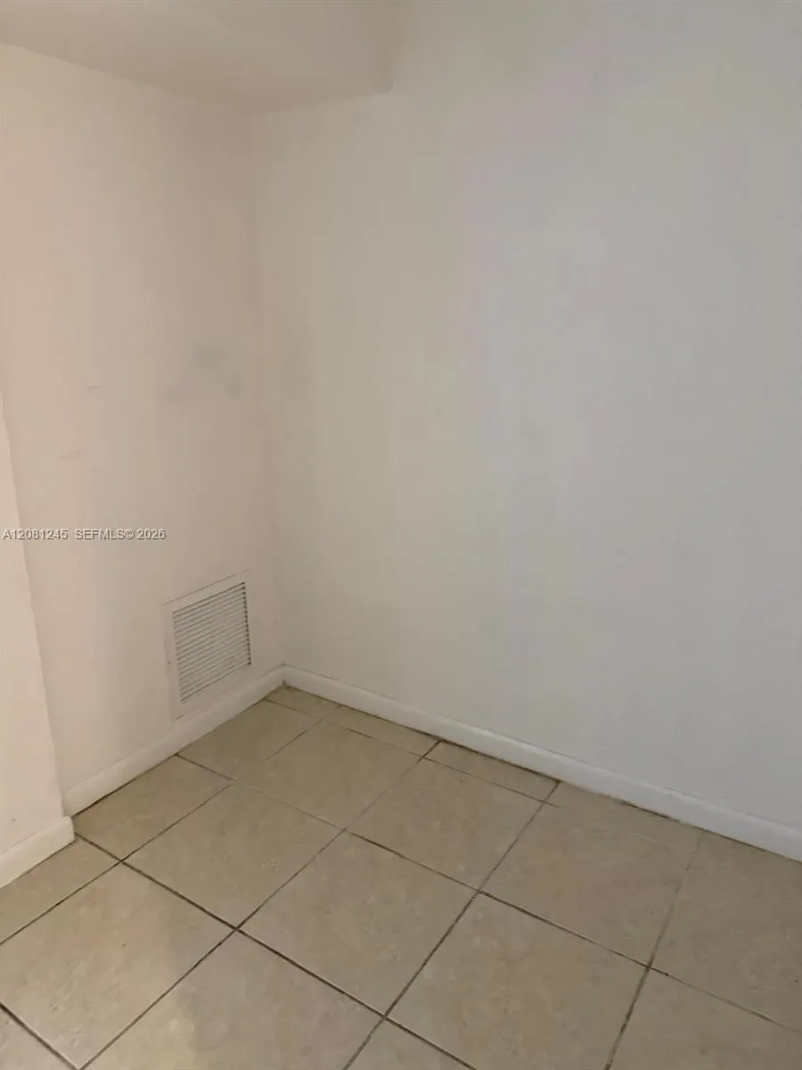 2175 NE 170th St #310 North Miami Beach, FL 33162