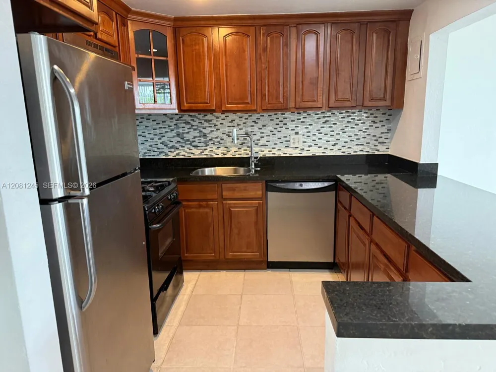 2175 NE 170th St #310 North Miami Beach, FL 33162