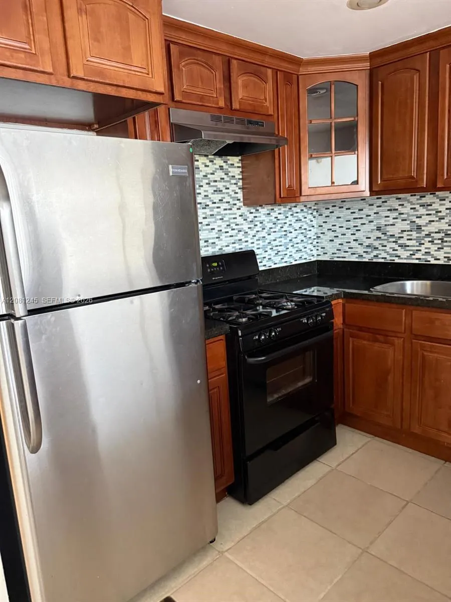 2175 NE 170th St #310 North Miami Beach, FL 33162