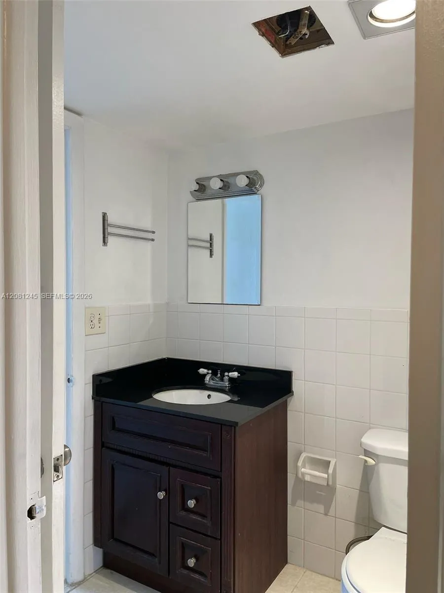 2175 NE 170th St #310 North Miami Beach, FL 33162
